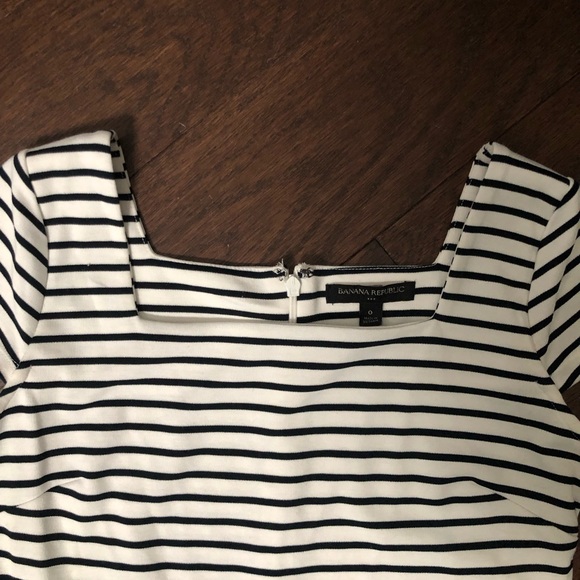 Banana Republic Navy Striped Ponte Flounce Dress sz 0 - Picture 4 of 5